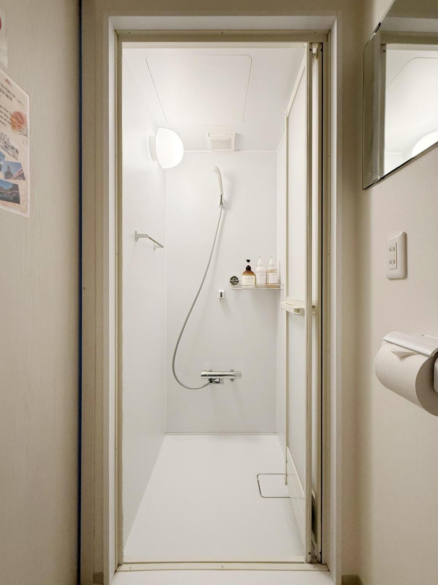 Tokyo Louis House In Ueno Area Close To Jr Yamanote Line & Metro Ginza Line Walk To Ueno Park And Ameyoko מראה חיצוני תמונה